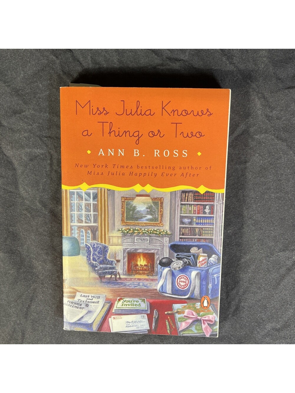 Miss Julia Knows a Thing or Two: A Novel - Paperback, by Ross Ann B. - Very Good